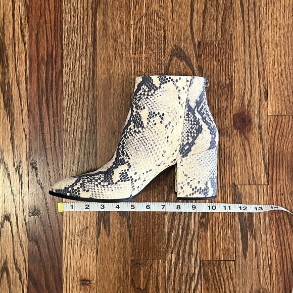 Steve Madden Jillian Women's Snake Print Ankle Block Heel Boots Zip Size 9.5 - Picture 12 of 12